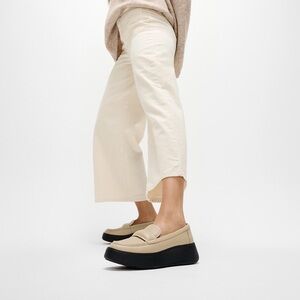 F-MODE Padded-Detail Leather Flatform Loafers